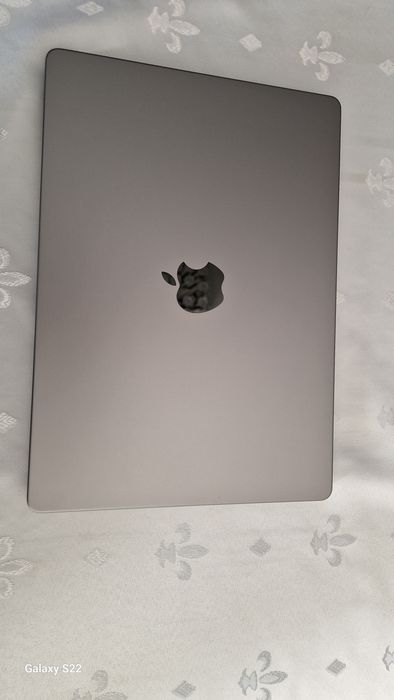 MacBook Pro 14″  M2 Max Chip 12-Core CPU 38-Core GPU, 96GB RAM,