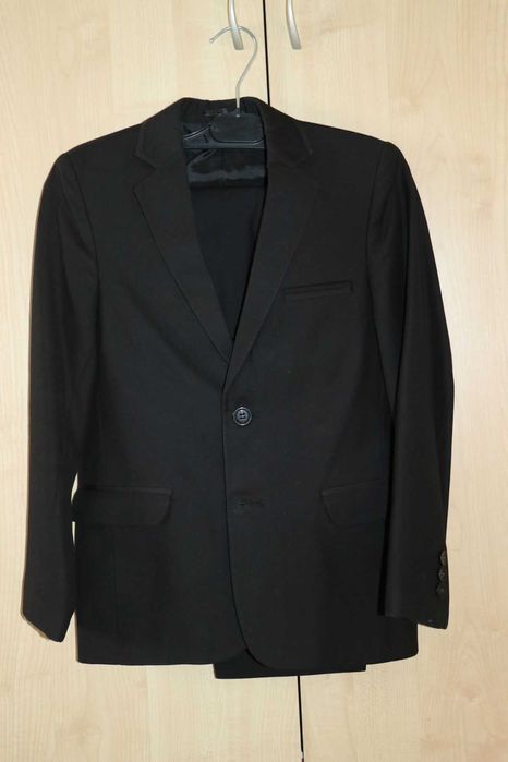 Костюм черный на мальчика