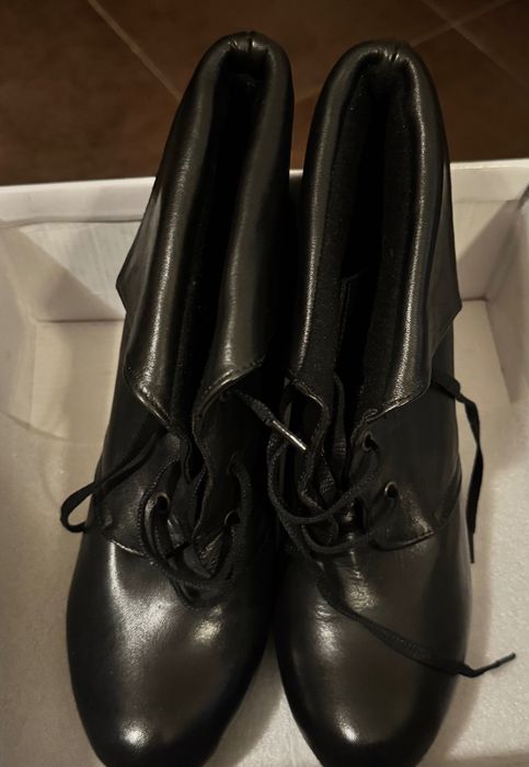 Луксозни стилни боти с връзки естествена кожа , мека и лъскава Уникат