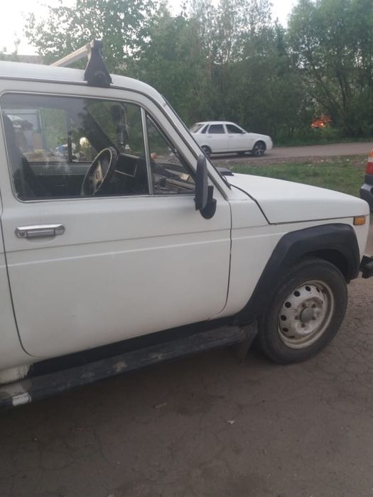 Продам машину ваз 21213