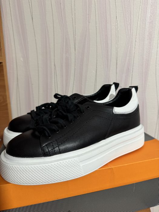 Кожаные кеды, новые