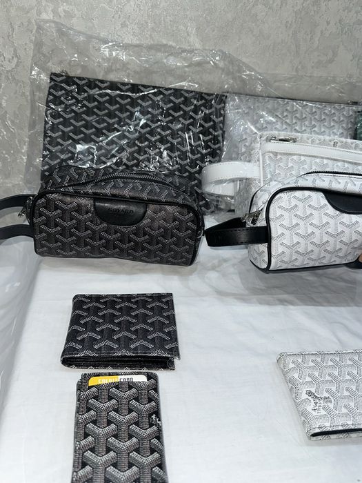 Goyard  чанти цветни  нови 60лв/30€