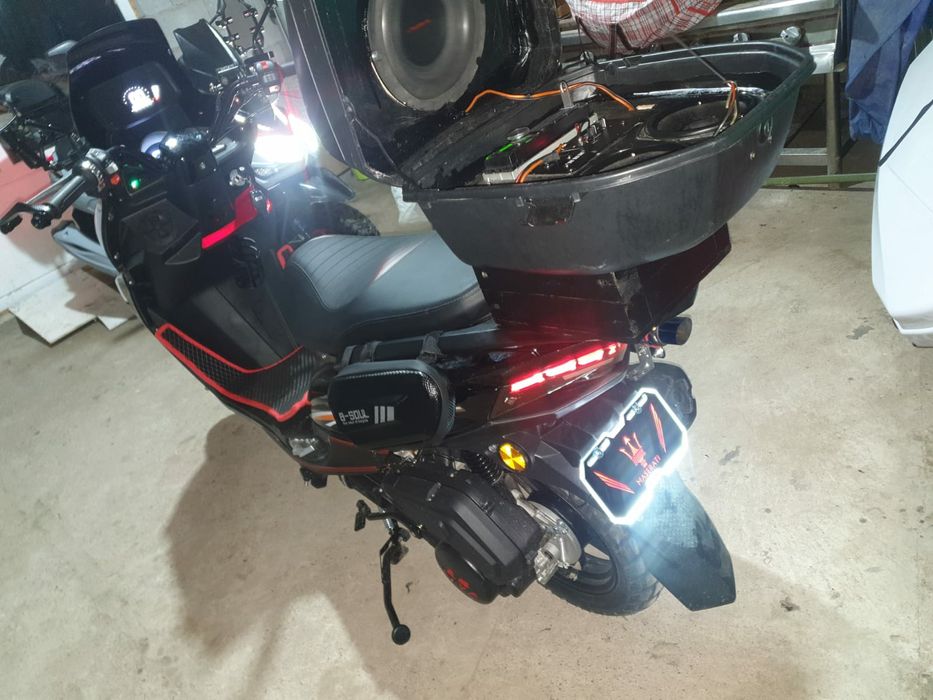 Скутер макси 175 лия