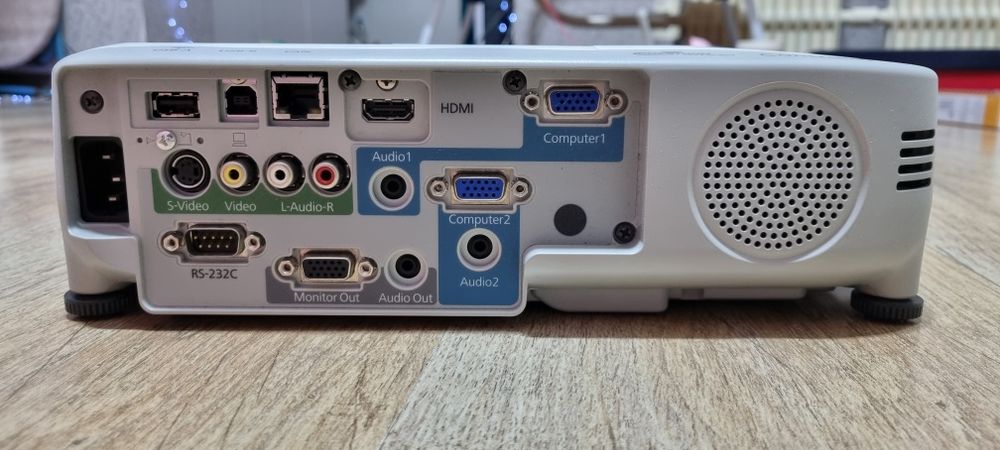 Продаётся проектор Epson Power Lite X27