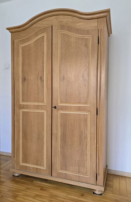 Șifonier/ Dulap din lemn și noptieră