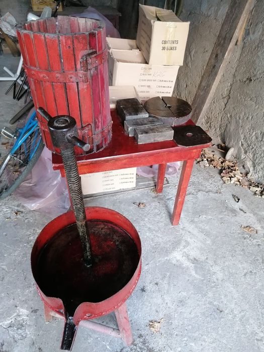 Vând damigene de 50L,  TEASC