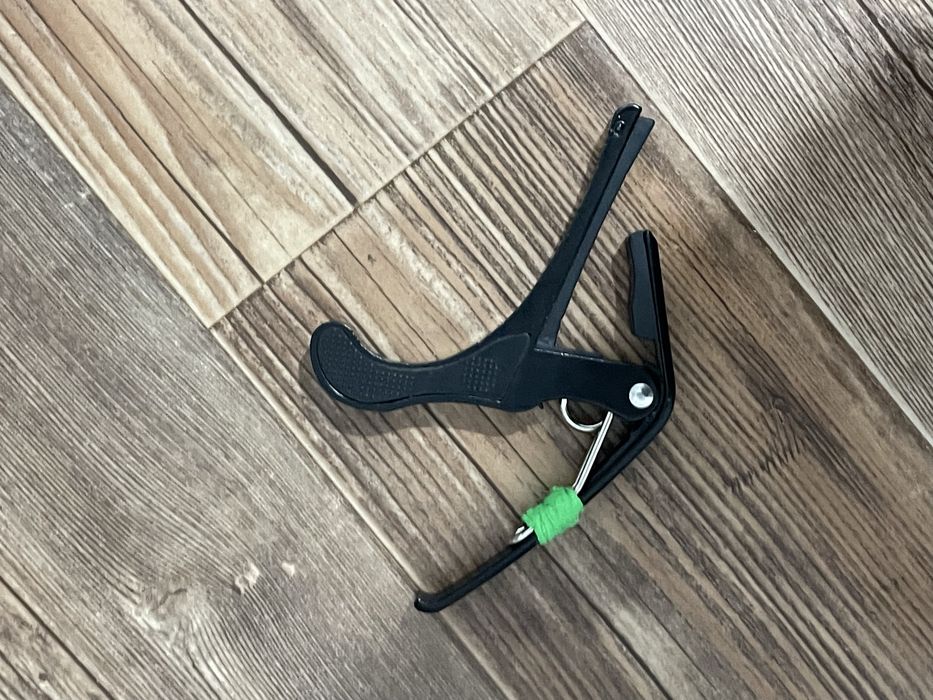 Арзан гитараа,саудасы жок итак арзан гитара