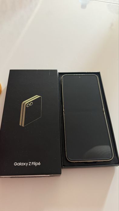 Samsung Galaxy Z Flip 6