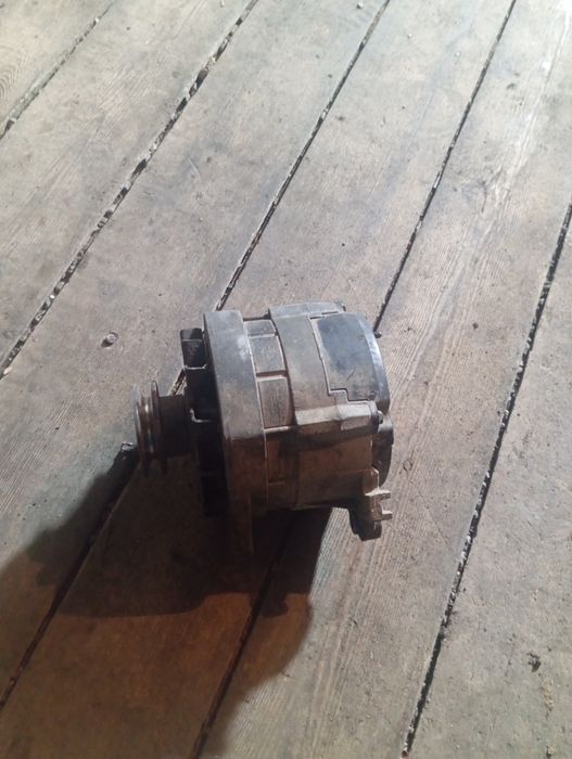 Продам генератор на бмв