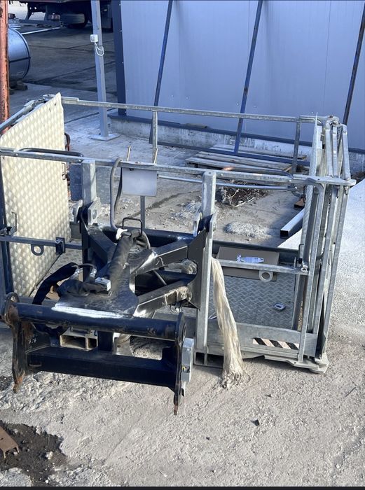 Manitou de inchiriat automacara macara 5T