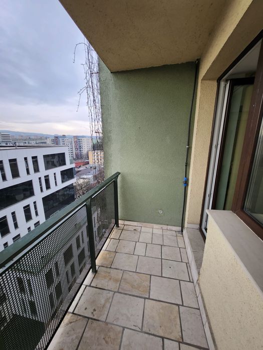 Vând apartament cu o cameră,  în zonă foarte bună!