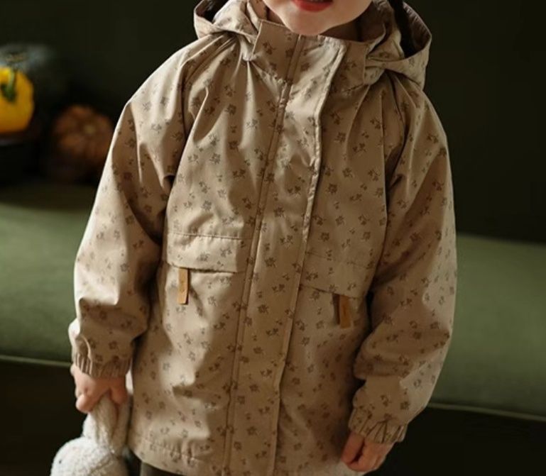 Куртка на девочку