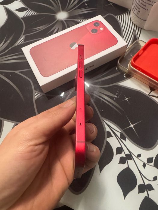 iPhone 13 128gb red