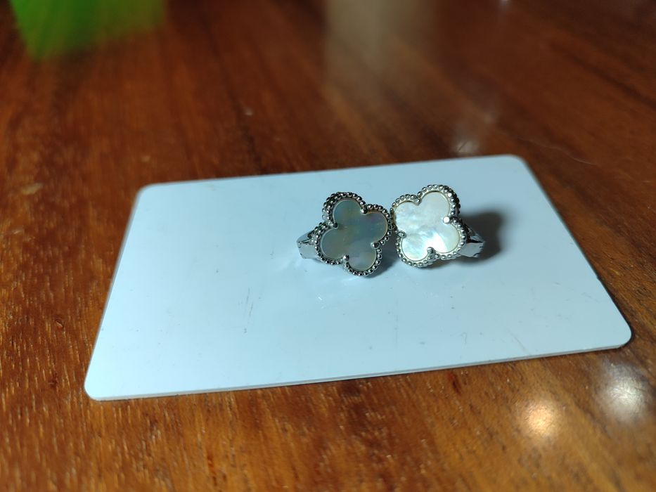 Продам серьги серебряные 925 пробы