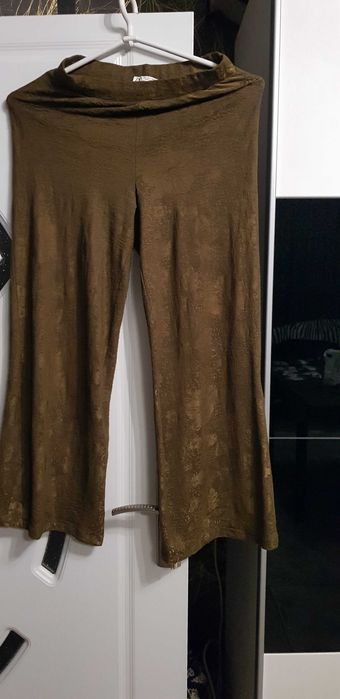 Продавам юношески панталони