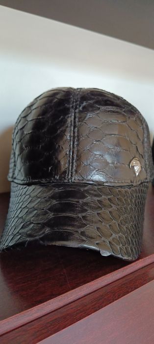 Головные уборы из кожи