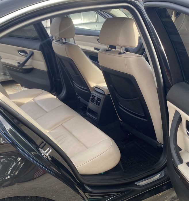 BMW E90 318i (143cp) 2011