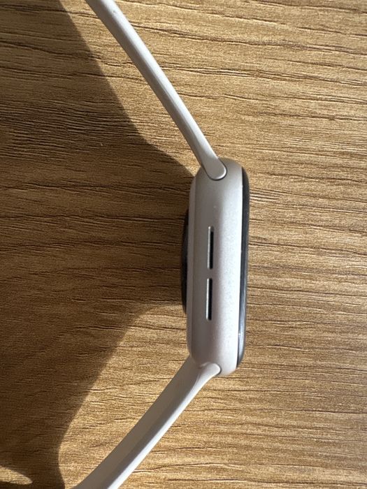 Apple Watch SE (Gen 2) Starlight