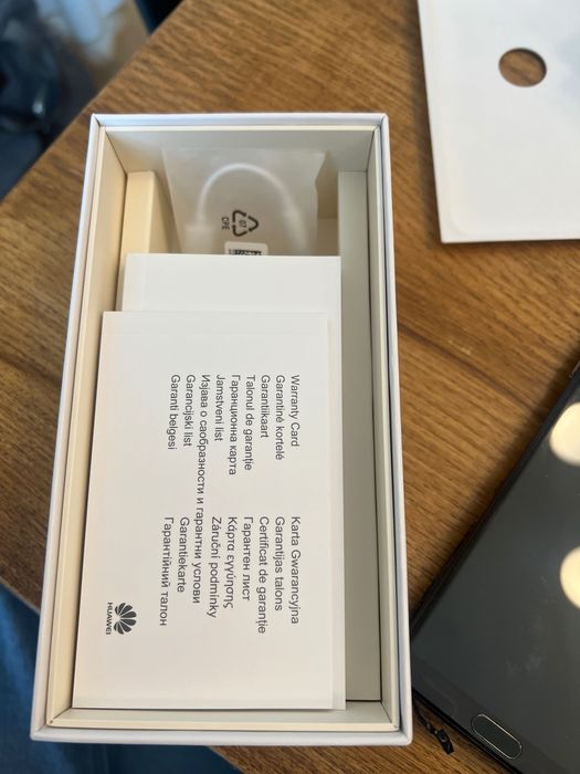 Продавам Huawei P20 Pro - 2 броя за части