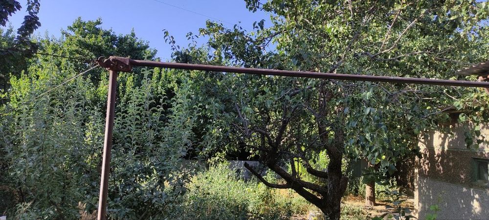 Hovli sotiladi narxini kelishamiz xoxlasangiz barter qilishimiz m
