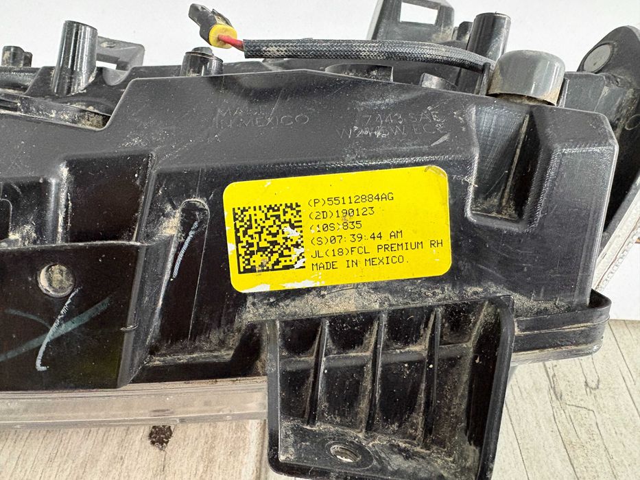 Lampa semnal led dreapta Jeep Wrangler dupa 2018 cod 55112884AG