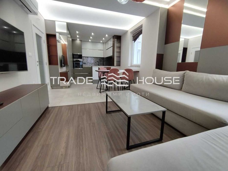 Дава се под наем Двустаен апартамент в Пловдив, Тракия - 70 кв.м за 459 € - Снимка #1