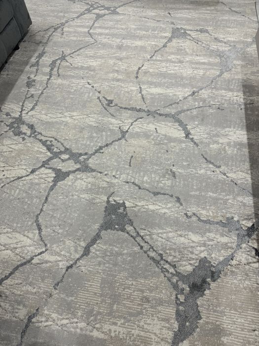 Продам ковер в отличном состоянии