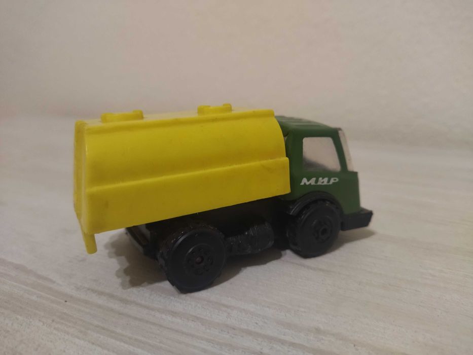 Старо Ламаринено Соц камионче „ МИР “ !!!