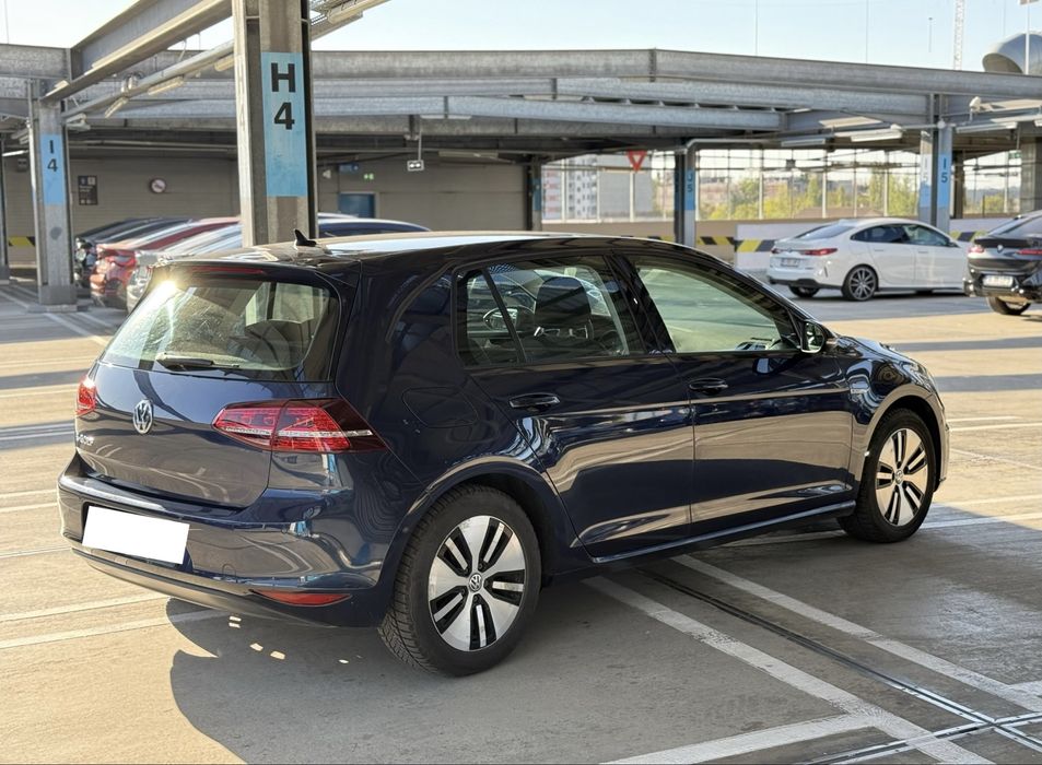 VW Golf Electric - discreta, economica, 15 bani/km, impozit mic, parcare gratuita