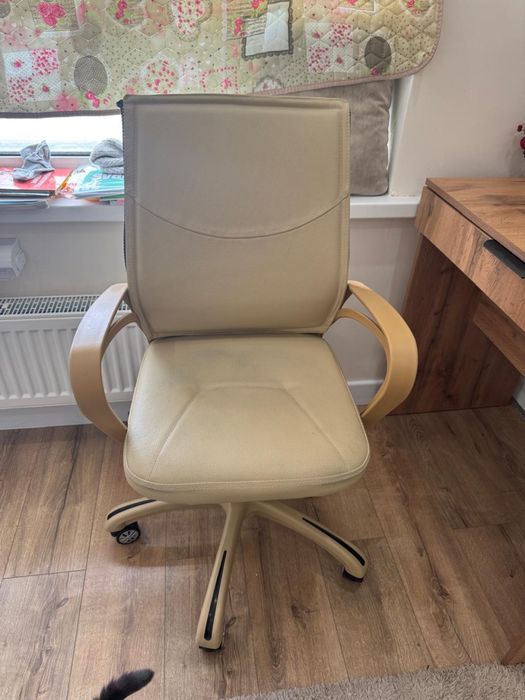 Продам кресло для работы