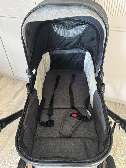 Коляска с люлькой