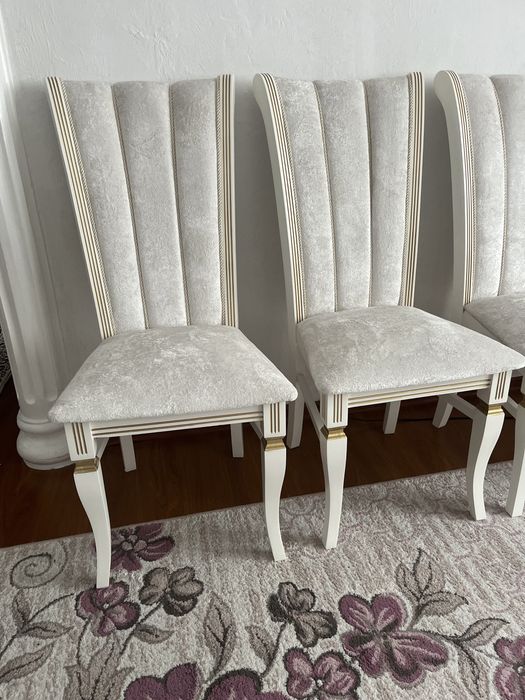 Стулья гостинные