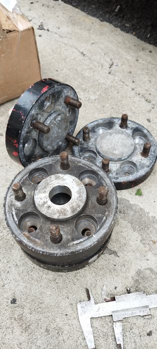 Vând flanșe distanțiere adaptare 4x100 la 4x108; 25 mm