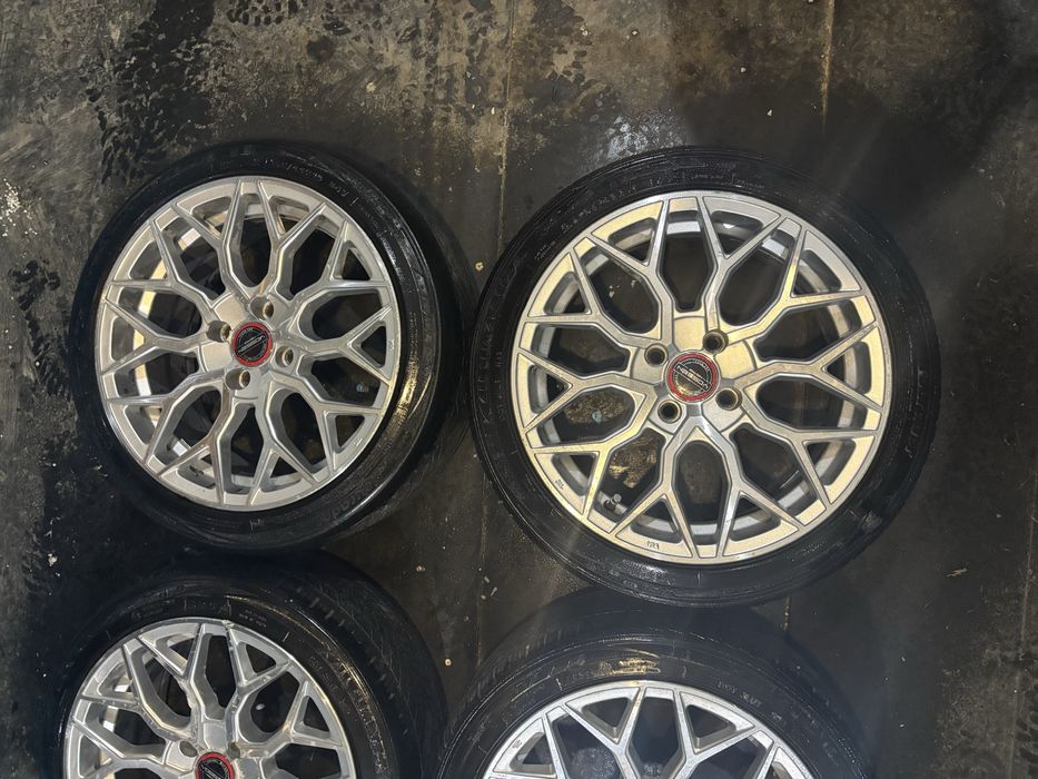 Продам комплетк диски  с резиной