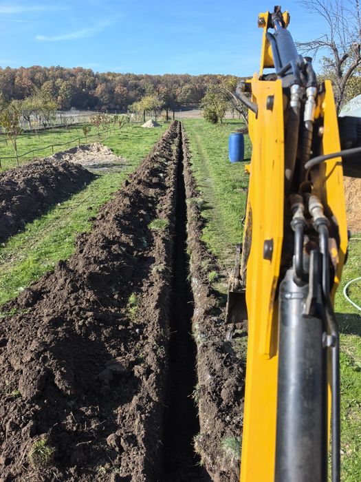 Miniexcavator de inchiriat