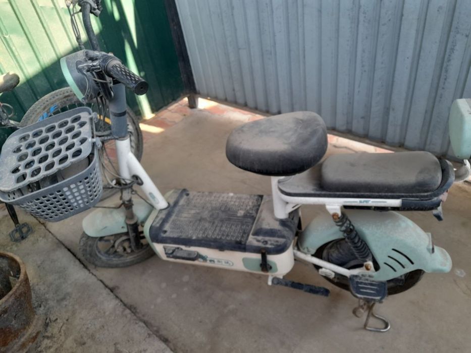 Электроскутер на ходу