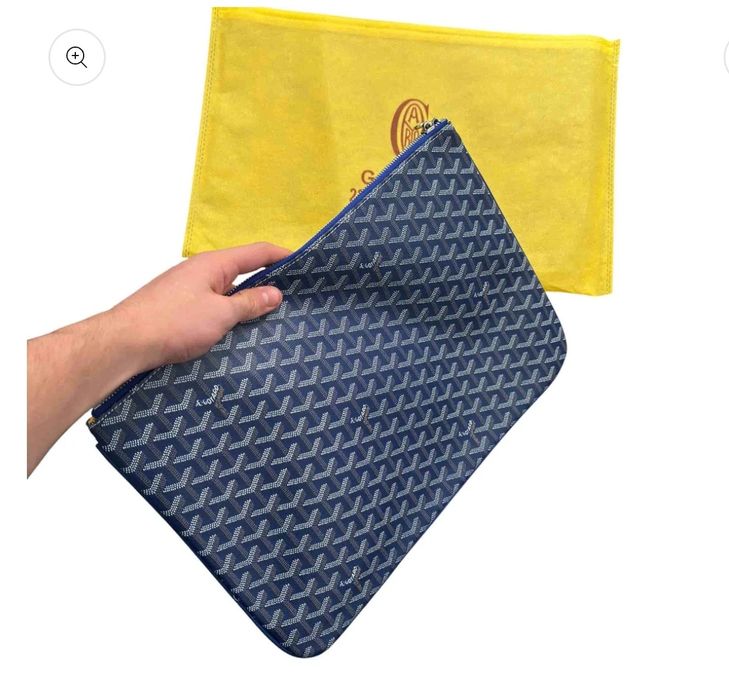 GYRD Navy Pouch bag