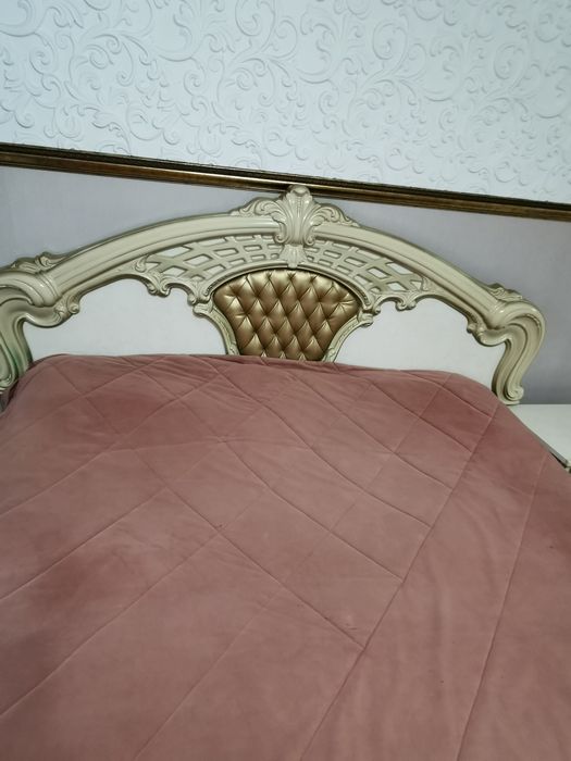 Продам только покрывало 1.8*2м