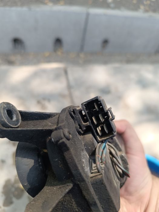 Моторчик дворников Mazda 323