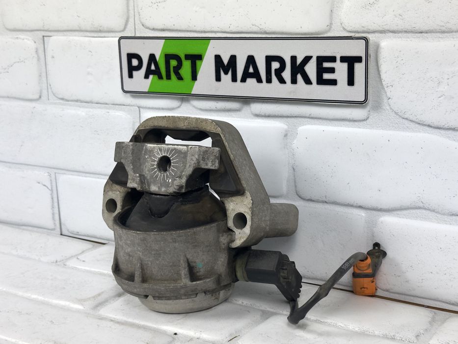 Тампон двигател AUDI A6 A7 4G 4G0199381FE