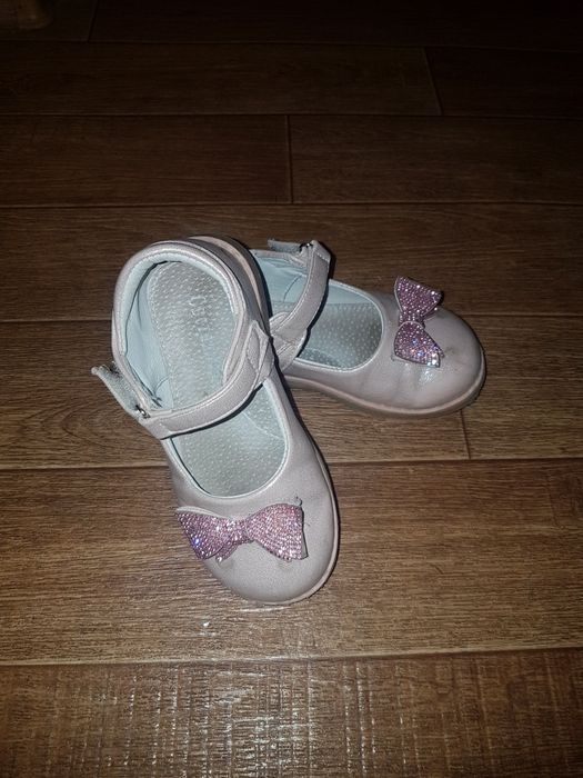 Продам сандалики