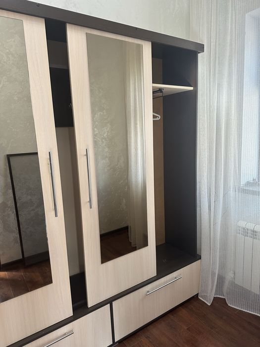 Прихожая продается