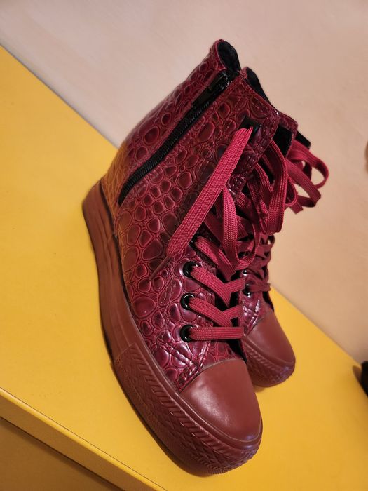 Дамски червени боти