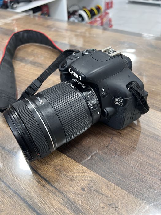 Canon EDS 600D ESF 18-135mm