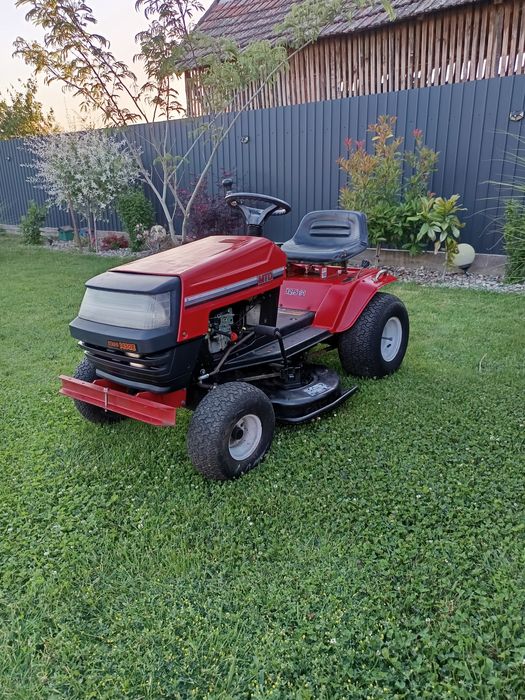 Tractoras tuns iarba Mtd