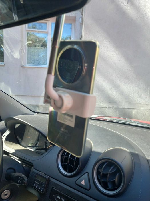 Suport de telefon pentru oglinda retrovizoare de la masina