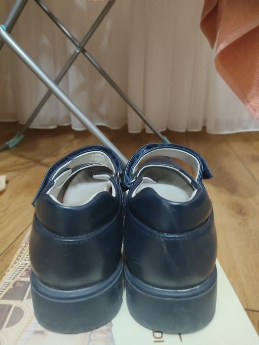 Продам две обуви