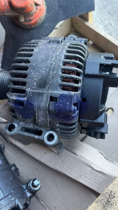 Генератор 220W от Мерседеса ОМ642