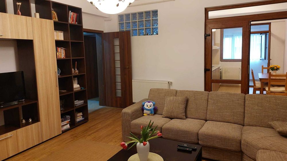 Închiriez apartament 3 camere în Cartierul Latin, Prelungirea Ghencea