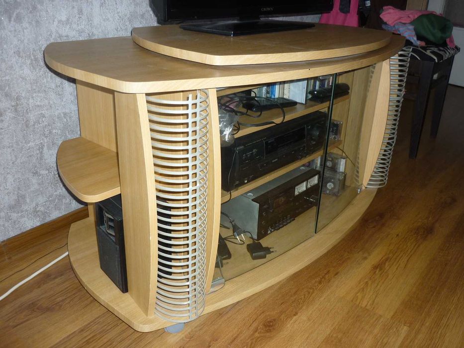 Шкаф за аудио и видео